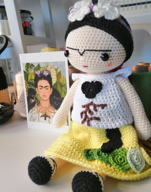 Frida espinas y colibrí Designers in-home. Amigurumis Muebles de diseño y decoración, accesorios para el hogar. Encuentra estilo en tu tienda de decoración