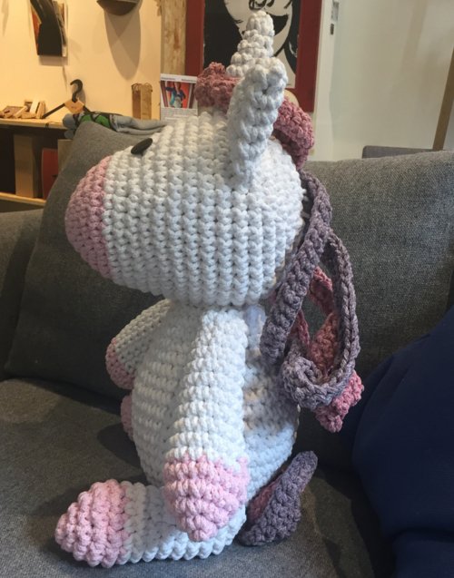 Unicornio amigurumi XL Designers in-home. Muebles de diseño y decoración, accesorios para el hogar. Encuentra estilo en tu tienda de decoración