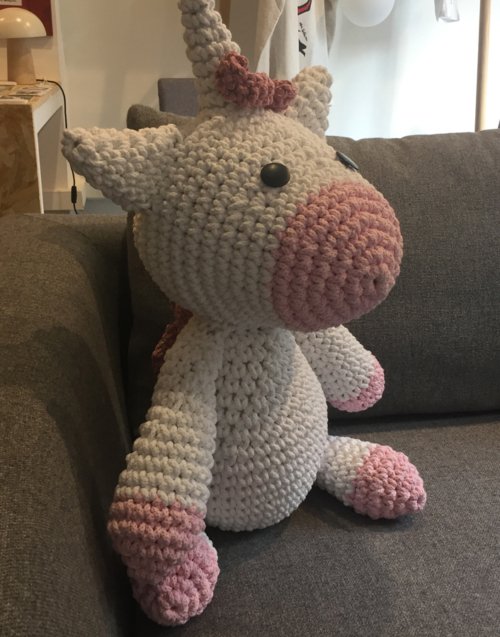 Unicornio amigurumi XL Designers in-home. Muebles de diseño y decoración, accesorios para el hogar. Encuentra estilo en tu tienda de decoración