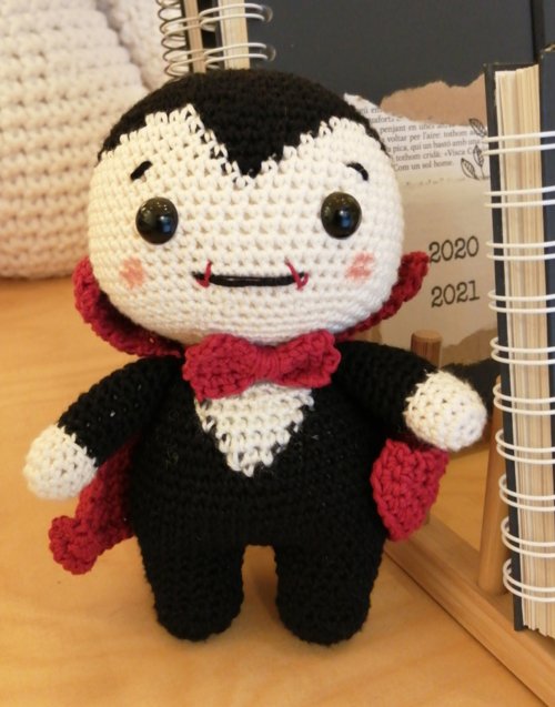 Vampiro de crochet Designers in-home. Muebles de diseño y decoración, accesorios para el hogar. Encuentra estilo en tu tienda de decoración