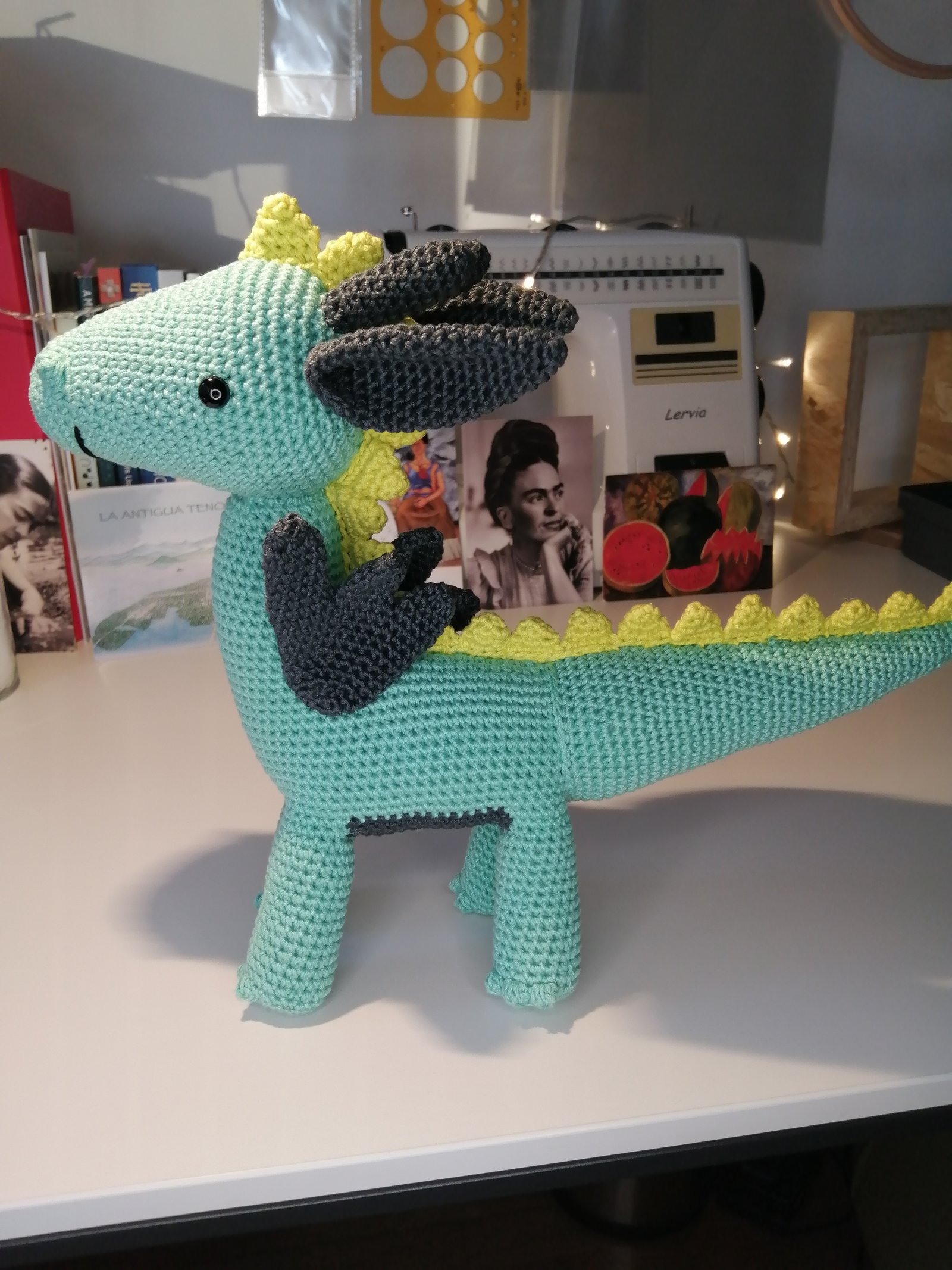 Dragón verde de ganchillo
